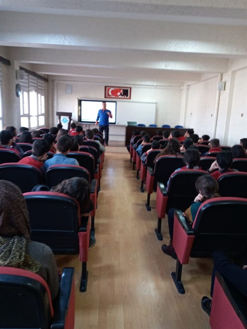 Orgeneral Eşref Bitlis Anadolu Lisesi öğretmen ve öğrencilerine Afet farkındalık (deprem öncesi,esnası,sonrası) yapılması gerekenler konulu eğitim